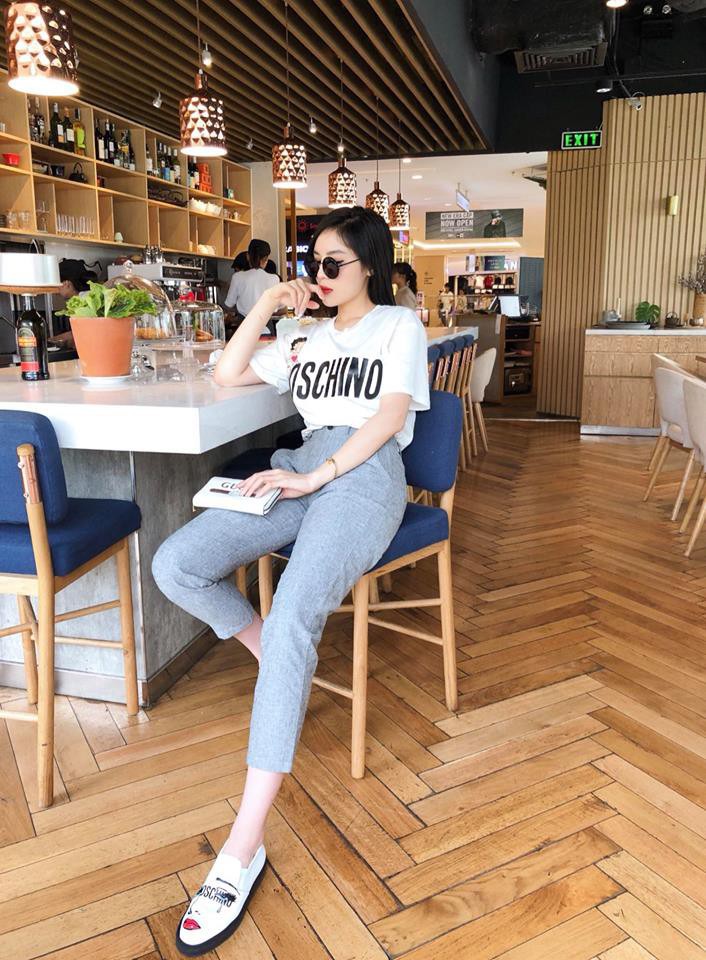 Khi thế giới đảo lộn: Chi Pu tự tin diện street style khoe vòng 1, Hương Tràm lại kín cổng cao tường - Ảnh 11.