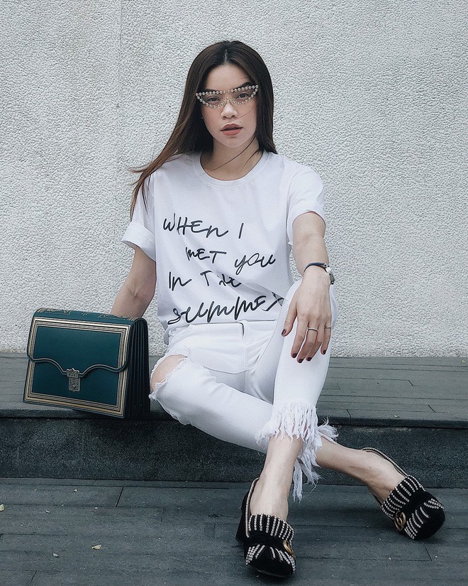 Street style sao Việt tuần này: Hà Hồ - Minh Tú đụng độ ngay thiết kế áo phông trắng giá 300 ngàn - Ảnh 1.