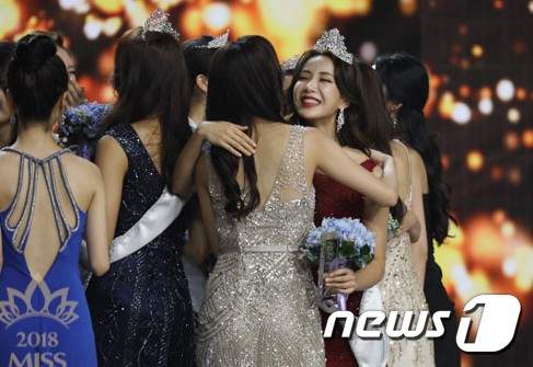 Hoa hậu Hàn Quốc 2018: Trao tận 7 vương miện, Tân Hoa hậu bị chê vì chỉ dễ nhìn nhưng vẫn hơn 6 người còn lại - Ảnh 3.