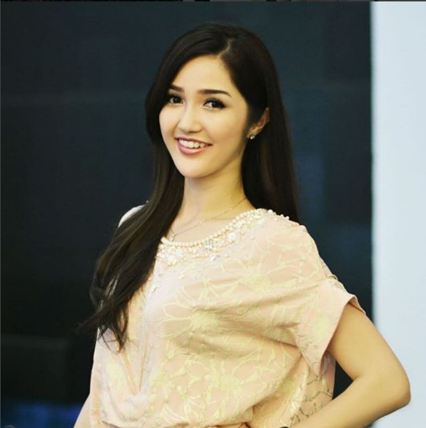 Thật bất ngờ, đã tìm ra chị em thất lạc của Bích Phương là Hoa hậu Hoàn vũ Indonesia 2018 - Ảnh 7.