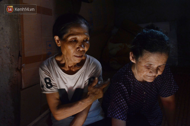 Xóm trọ nghèo không quạt, không điều hòa ở Hà Nội: Ban ngày đi khỏi nhà, ban đêm phải đổ nước lên giường mới ngủ được - Ảnh 4.