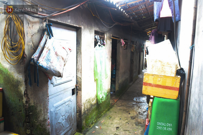 Xóm trọ nghèo không quạt, không điều hòa ở Hà Nội: Ban ngày đi khỏi nhà, ban đêm phải đổ nước lên giường mới ngủ được - Ảnh 7.