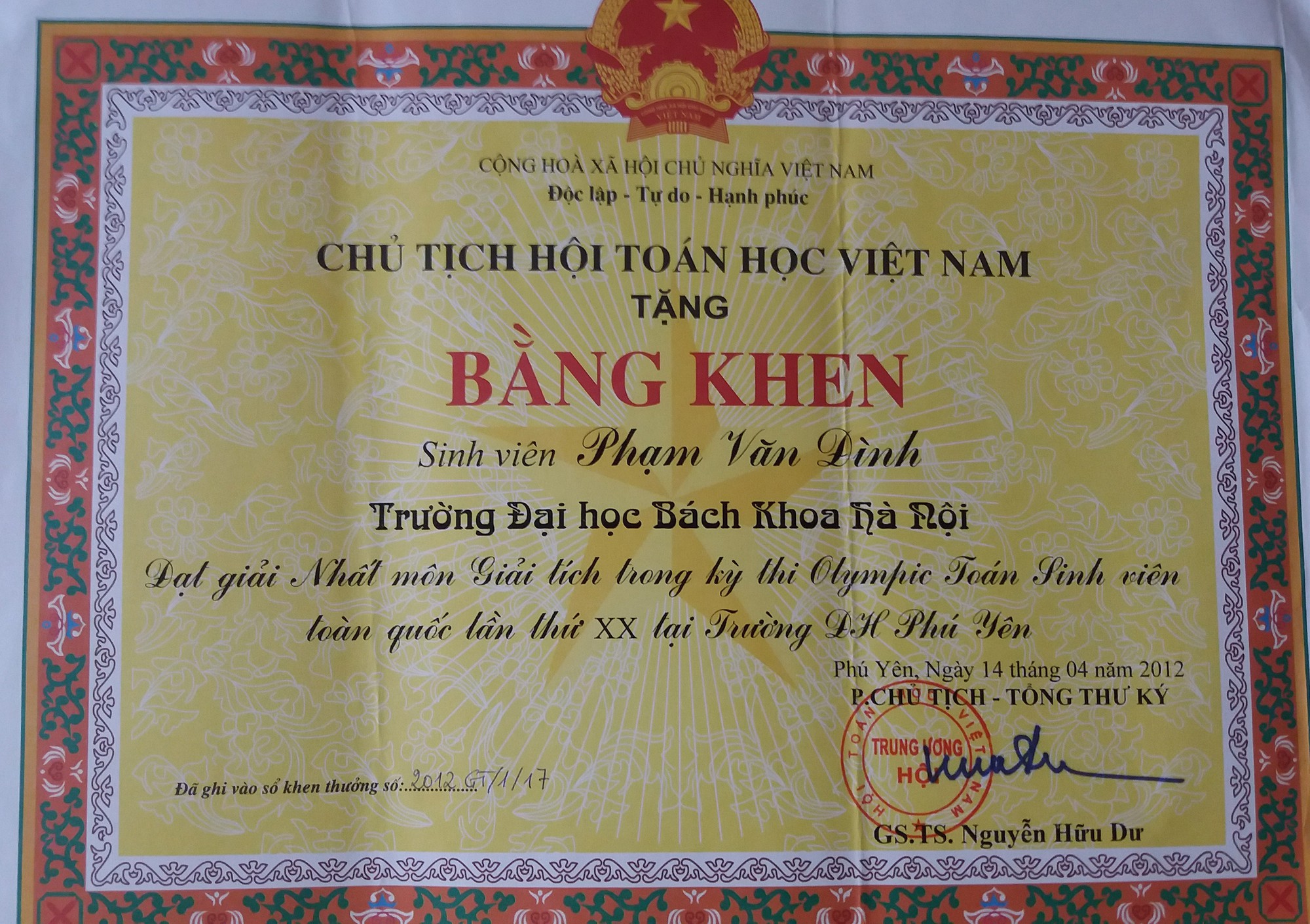 Gia đình hoang mang về cái chết bí ẩn của chàng trai thủ khoa ĐH Bách Khoa Hà Nội - Ảnh 8. Gia đình hoang mang về cái chết bí ẩn của chàng trai thủ khoa ĐH Bách Khoa Hà Nội - Ảnh 8.