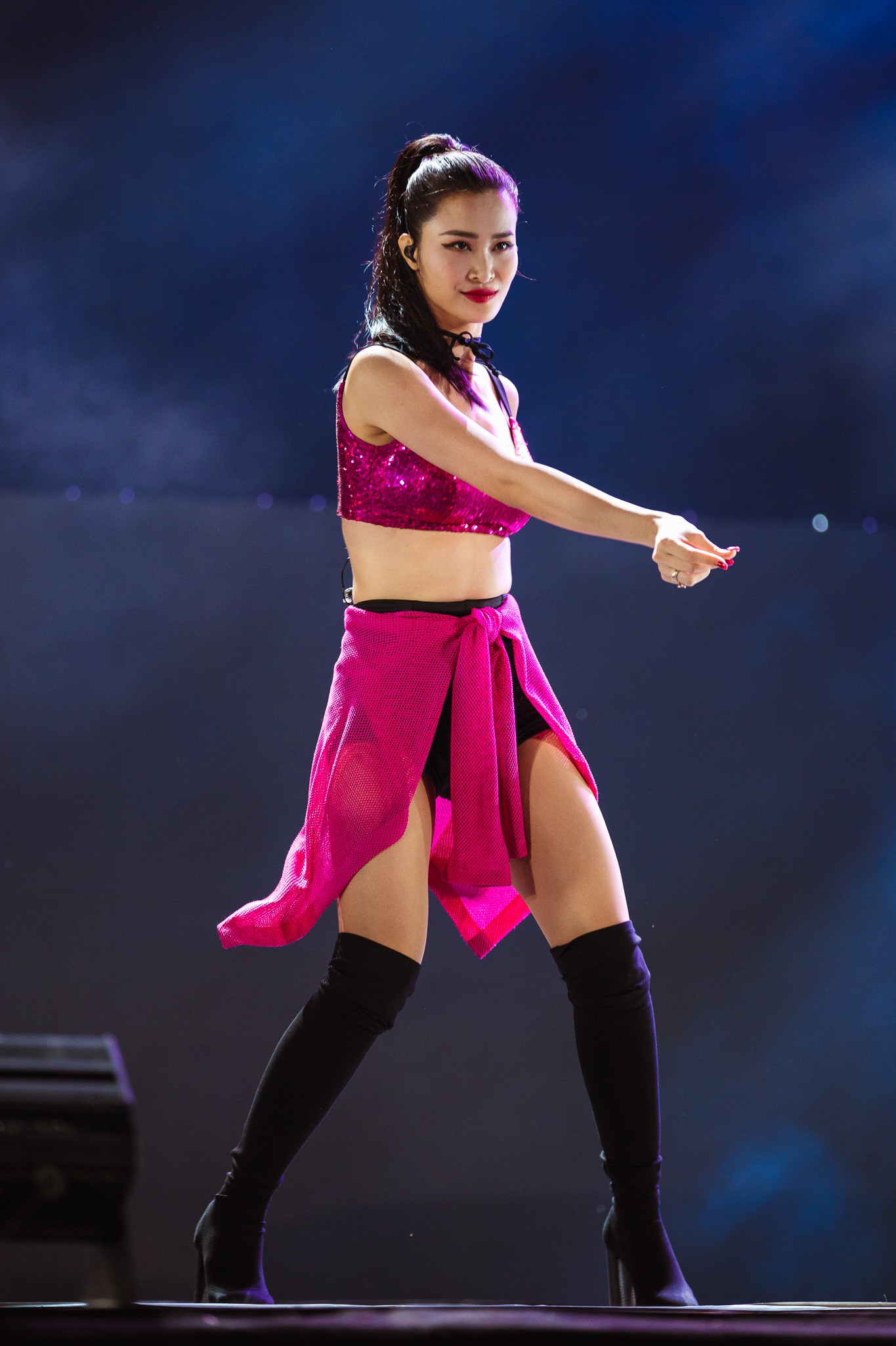 Chủ nhân bản hit Despacito giữ chân hàng ngàn khán giả đến tận 3 giờ sáng - Ảnh 12. Chủ nhân bản hit Despacito giữ chân hàng ngàn khán giả đến tận 3 giờ sáng - Ảnh 12.