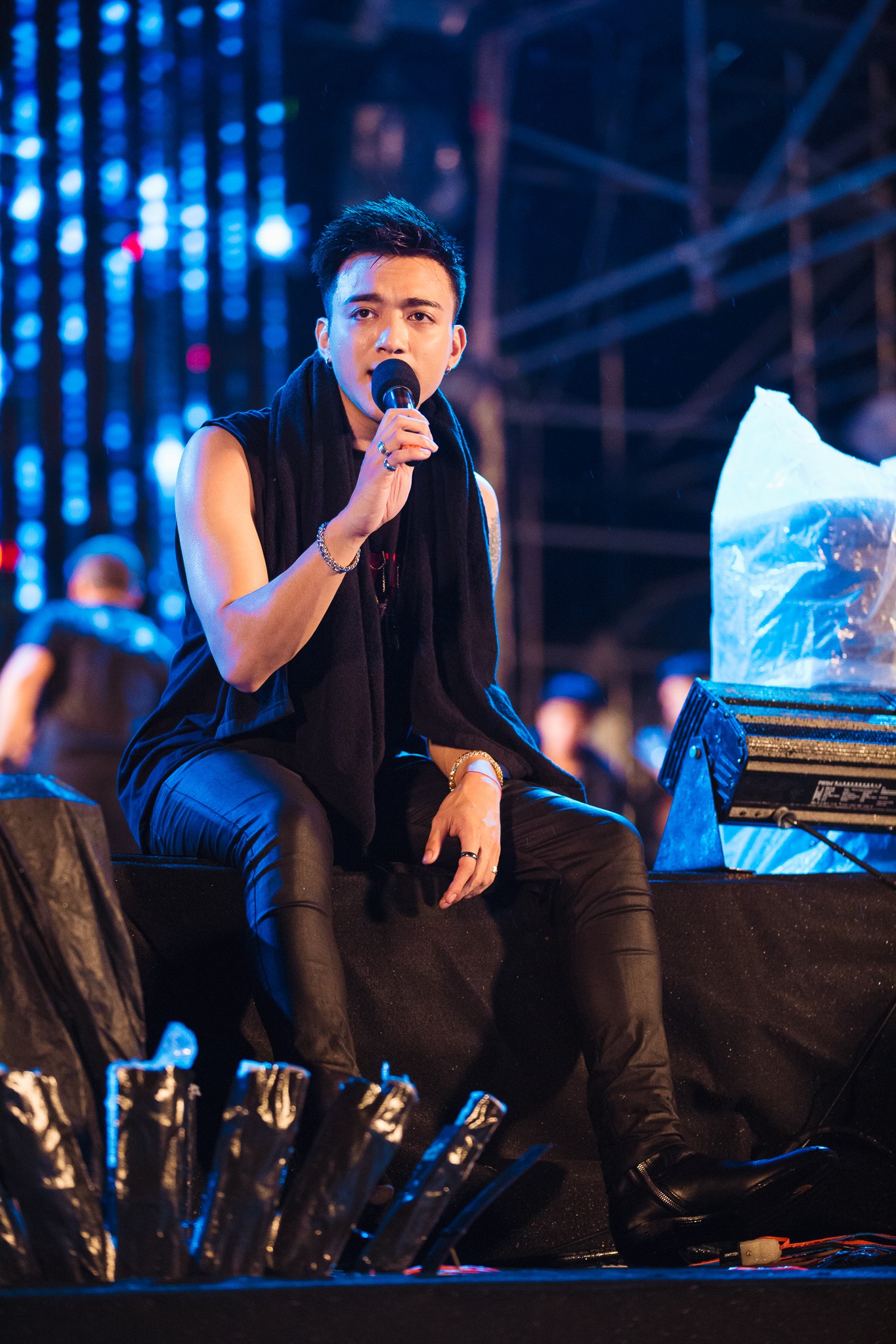 Chủ nhân bản hit Despacito giữ chân hàng ngàn khán giả đến tận 3 giờ sáng - Ảnh 15. Chủ nhân bản hit Despacito giữ chân hàng ngàn khán giả đến tận 3 giờ sáng - Ảnh 15.