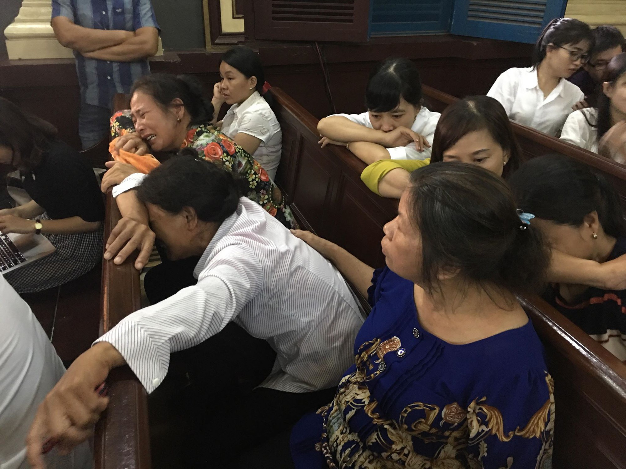Tử hình kẻ giết chết 5 mạng người tại Bình Tân: Bị cáo xin lỗi, muốn hiến tạng cho y học, người nhà nạn nhân gào khóc thảm thiết - Ảnh 4.