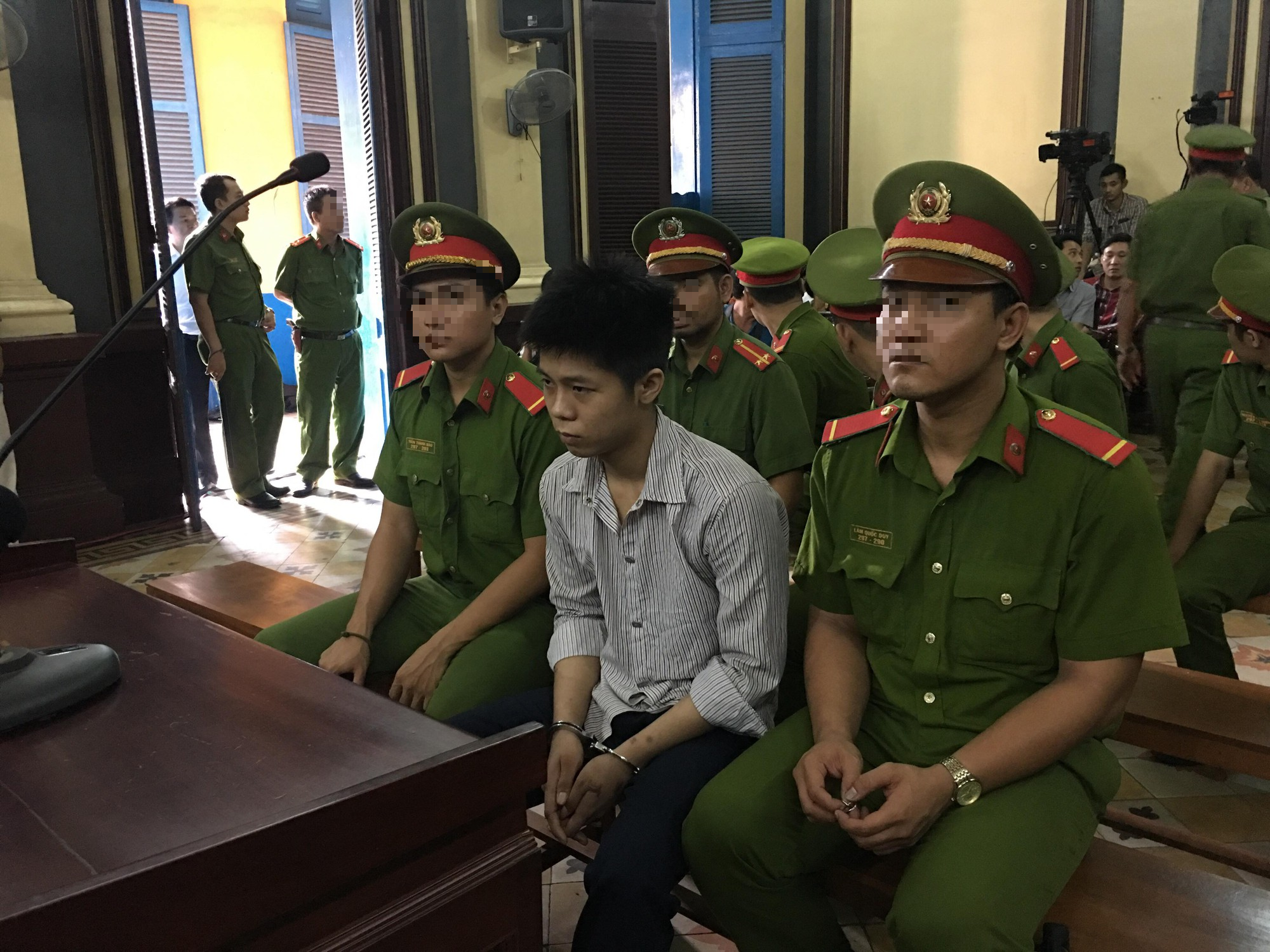 Tử hình kẻ giết chết 5 mạng người tại Bình Tân: Bị cáo xin lỗi, muốn hiến tạng cho y học, người nhà nạn nhân gào khóc thảm thiết - Ảnh 15.