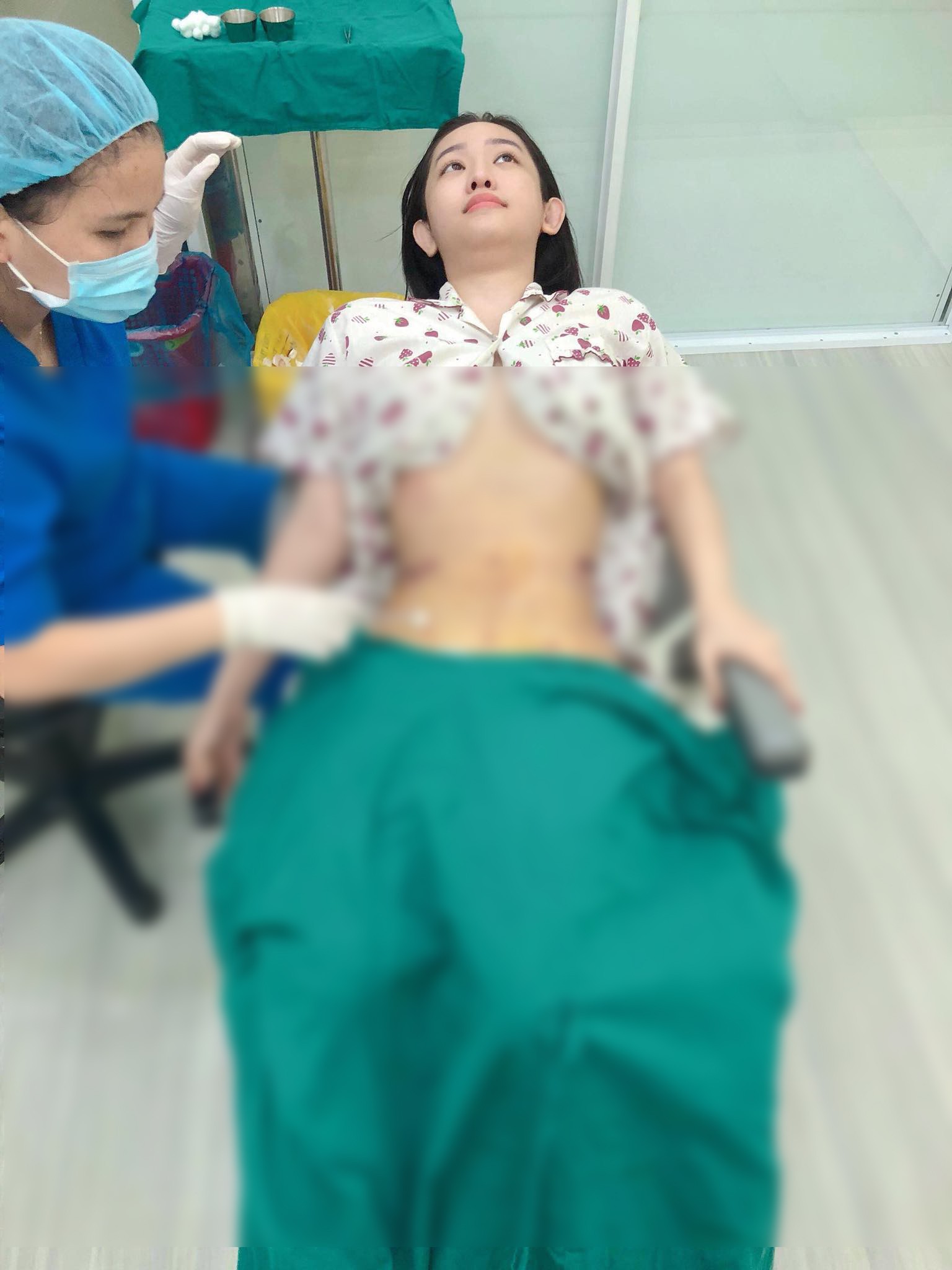 Thuý Vi chia sẻ hình ảnh đầu tiên sau khi hút 2kg mỡ bụng, cho biết tốn 170 triệu để có vòng eo con kiến - Ảnh 2. Thuý Vi chia sẻ hình ảnh đầu tiên sau khi hút 2kg mỡ bụng, cho biết tốn 170 triệu để có vòng eo con kiến - Ảnh 2.