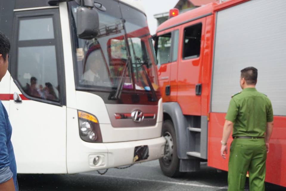 Hà Nội: Thực nghiệm hiện trường vụ xe khách đâm xe cứu hỏa trên cao tốc Pháp Vân  - Ảnh 7.