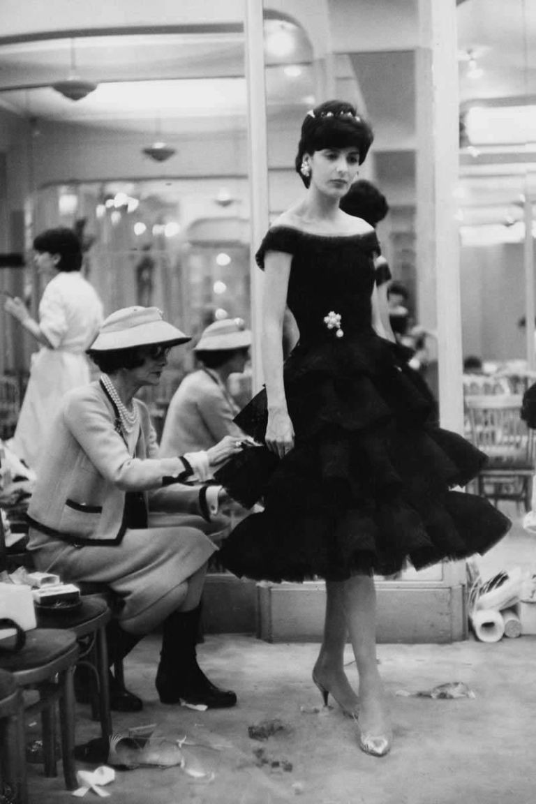 Coco Chanel: Từ ca sĩ phòng trà đến nhà thiết kế thời trang huyền thoại, là bóng hồng của bao người lỗi lạc nhưng mãi cô đơn đến cuối đời - Ảnh 10.
