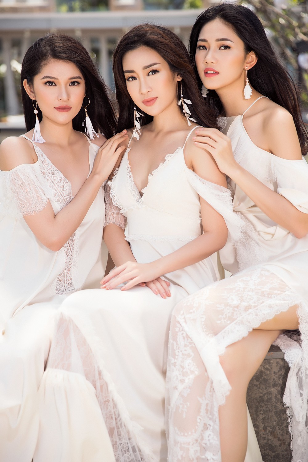 Ghen tỵ với bộ ảnh đẹp lung linh của Hội bạn thân Hoa hậu Mỹ Linh - Thùy Dung - Thanh Tú - Ảnh 1.