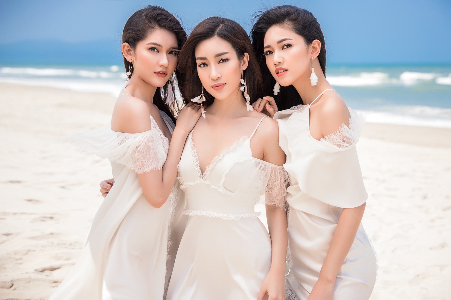Ghen tỵ với bộ ảnh đẹp lung linh của Hội bạn thân Hoa hậu Mỹ Linh - Thùy Dung - Thanh Tú - Ảnh 2.