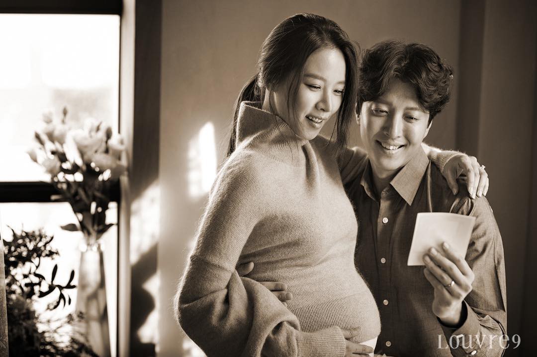 1 năm sau cưới, cặp đôi Lee Dong Gun và Jo Yoon Hee cuối cùng đã lộ diện bên con đầu lòng - Ảnh 3.