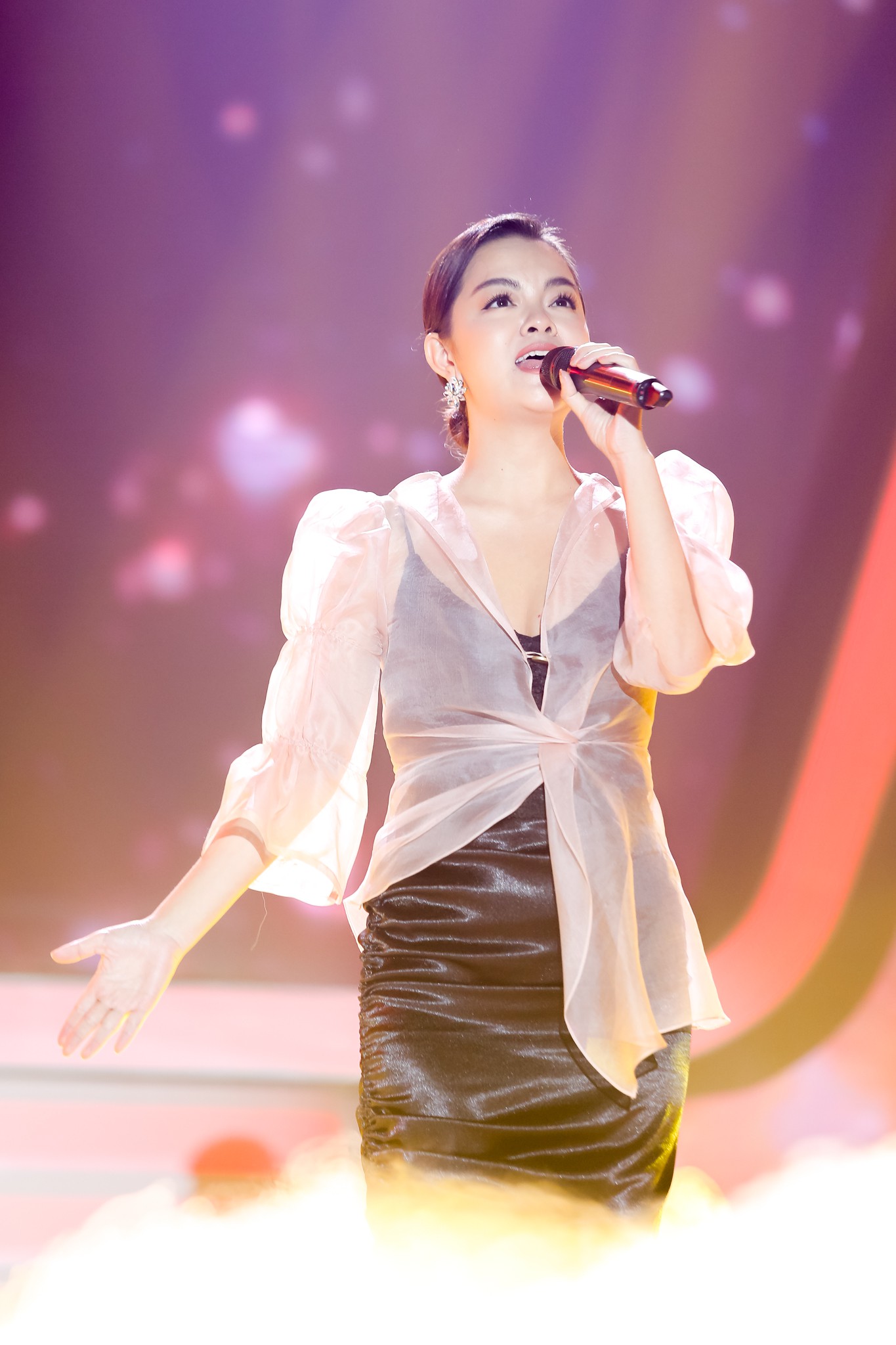 Lịm tim với màn hát live cực hay của Quang Linh - Phạm Quỳnh Anh - Ảnh 1.