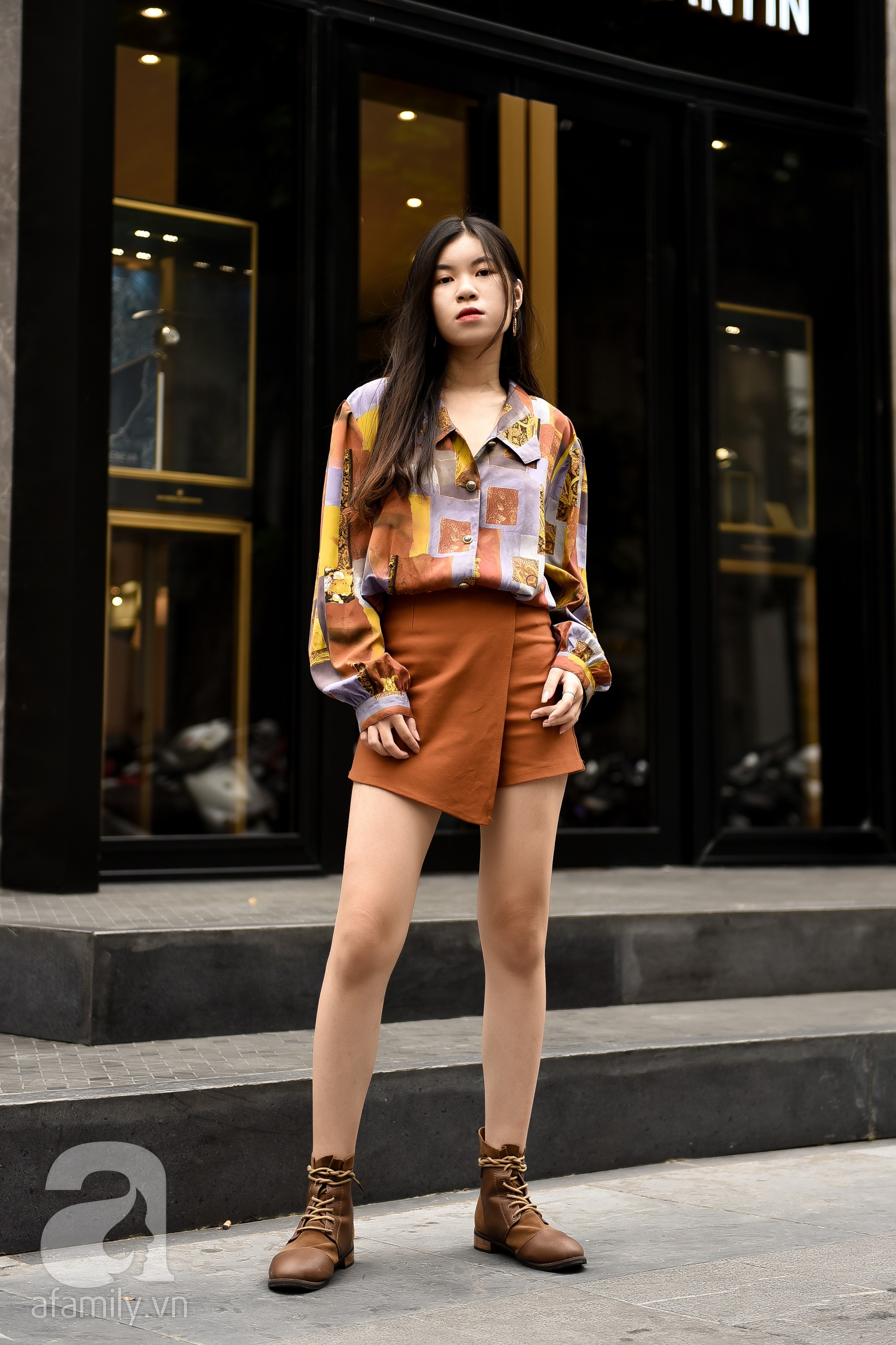 Có ai diện phụ kiện vừa chất vừa điệu như các quý cô miền Bắc trong street style tuần này - Ảnh 7.