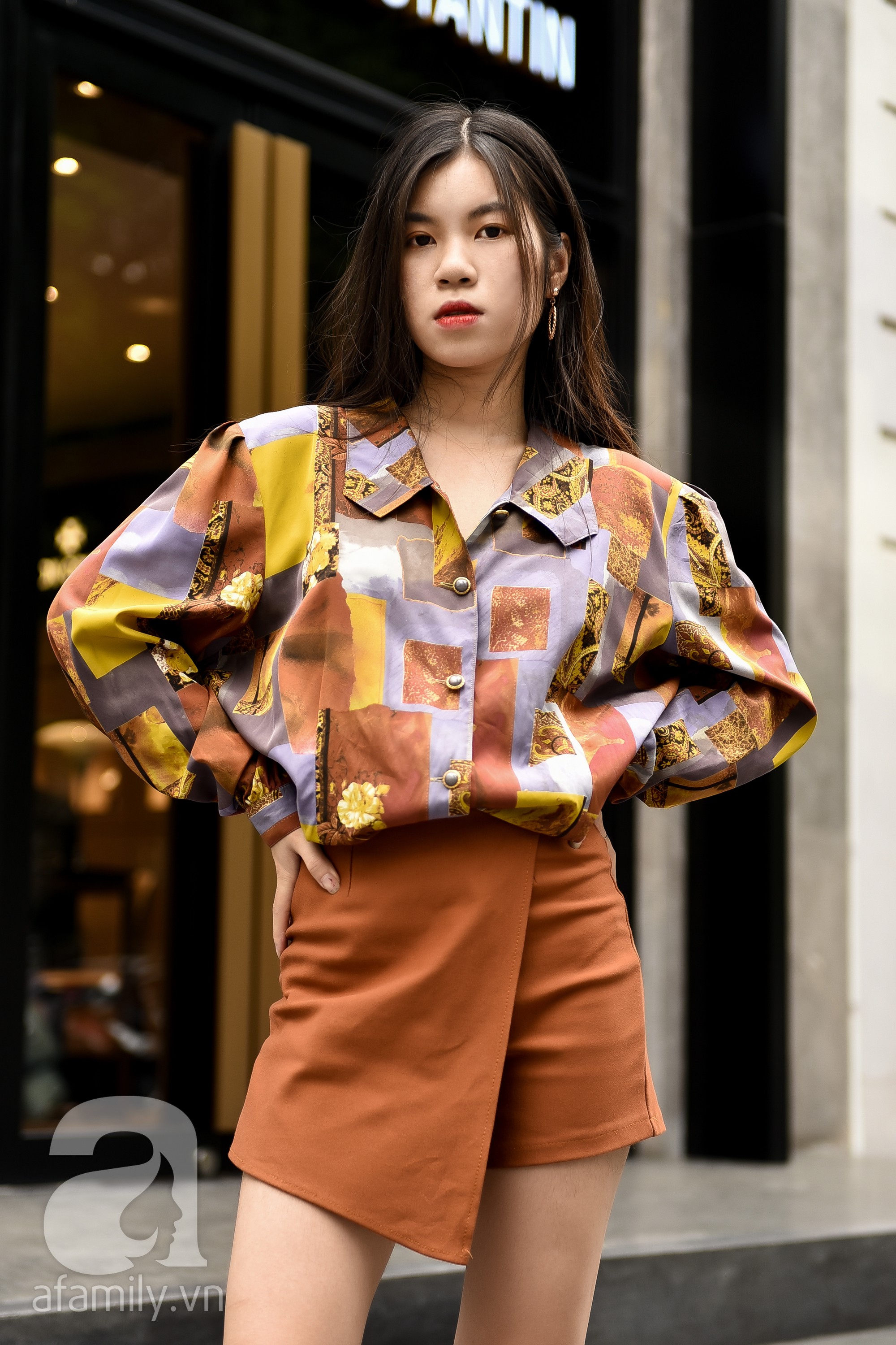 Có ai diện phụ kiện vừa chất vừa điệu như các quý cô miền Bắc trong street style tuần này - Ảnh 8.