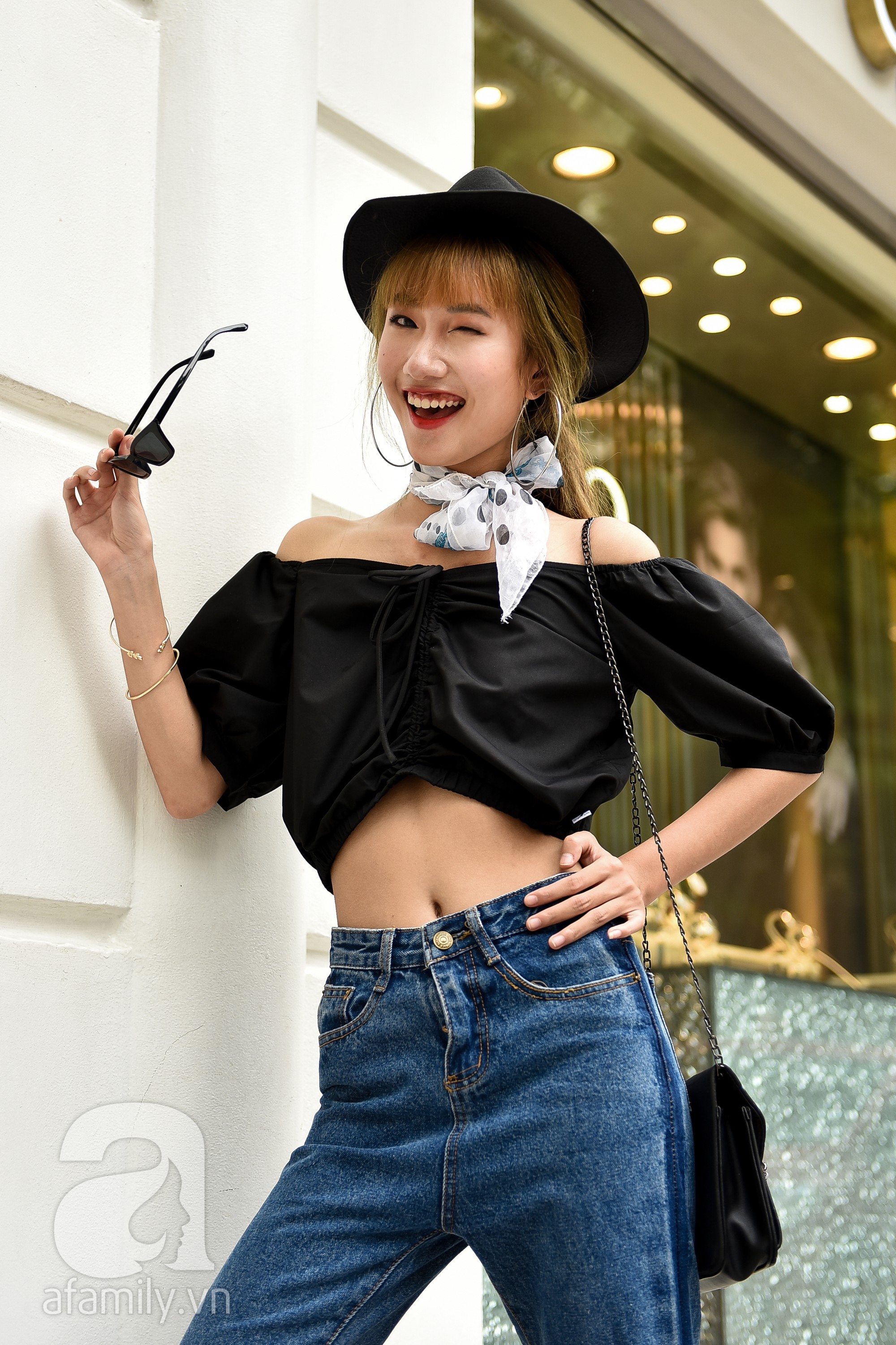 Có ai diện phụ kiện vừa chất vừa điệu như các quý cô miền Bắc trong street style tuần này - Ảnh 6.