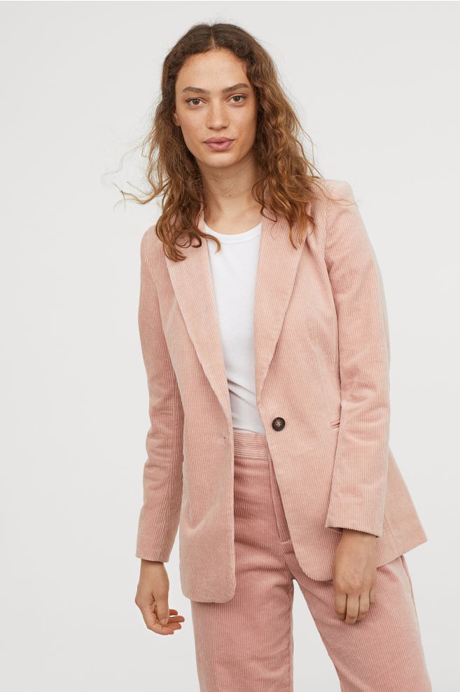 15 mẫu áo blazer của Zara, H&M... thanh lịch mà cực kỳ cá tính dành cho nàng công sở khi thời tiết đang chuyển từ hè sang thu - Ảnh 11.
