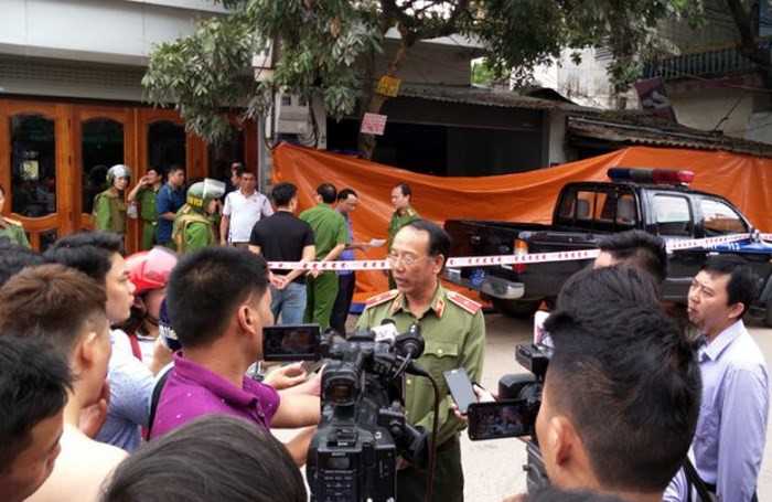 Nổ súng kinh hoàng khiến 2 vợ chồng giám đốc tử vong ở Điện Biên: Camera đã ghi lại toàn bộ sự việc - Ảnh 2.