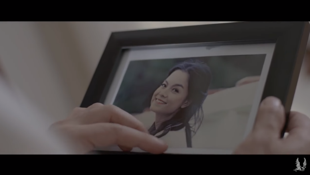 Ưng Hoàng Phúc khiến fan bất ngờ khi hé lộ hình ảnh Phạm Quỳnh Anh trong phim ngắn mới - Ảnh 3.
