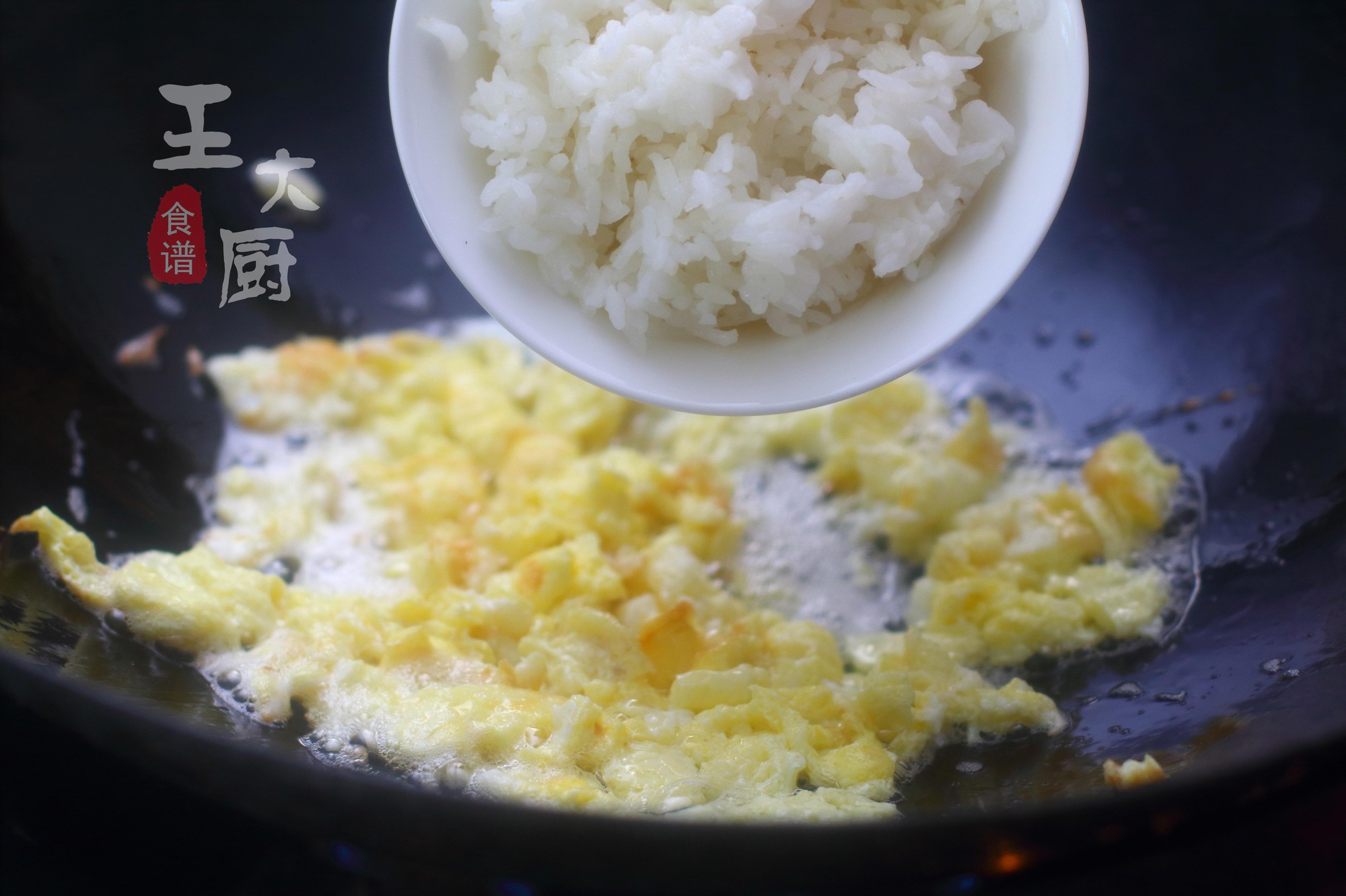 Nước tương là bí mật của đĩa cơm chiên thơm nức mũi, ngon quên sầu nhưng bấy lâu nay chúng ta toàn làm ngược - Ảnh 4. Nước tương là bí mật của đĩa cơm chiên thơm nức mũi, ngon quên sầu nhưng bấy lâu nay chúng ta toàn làm ngược - Ảnh 4.