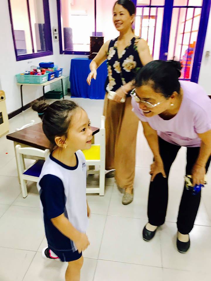 “Thiên thần lai” nhà Đoan Trang đáng yêu khó rời mắt trong ngày đầu tiên đi học - Ảnh 4.