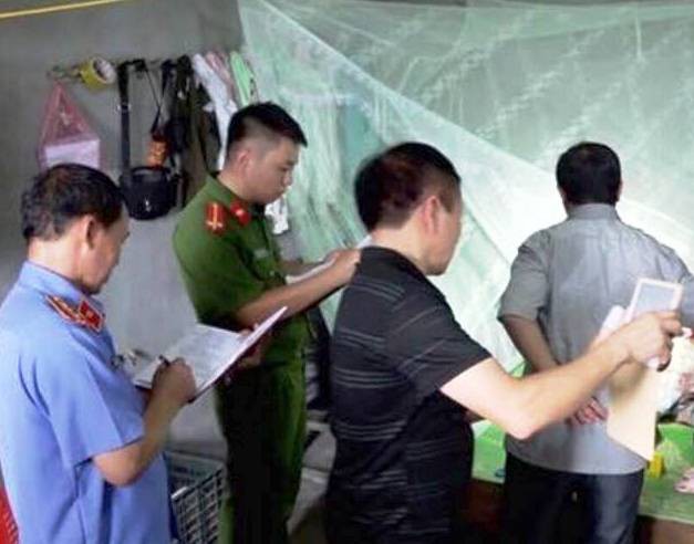 Lào Cai: Kiểm tra nhà hàng xóm, người dân bàng hoàng phát hiện một phụ nữ tử vong trên giường với nhiều vết thương - Ảnh 1.