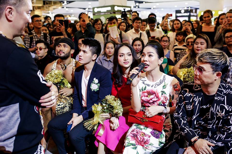 Lại chạm trán tại sự kiện, Hà Hồ và Lệ Quyên lại có phản ứng này - Ảnh 6. Lại chạm trán tại sự kiện, Hà Hồ và Lệ Quyên lại có phản ứng này - Ảnh 6.