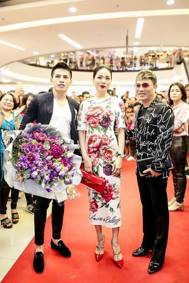 Lại chạm trán tại sự kiện, Hà Hồ và Lệ Quyên lại có phản ứng này - Ảnh 4. Lại chạm trán tại sự kiện, Hà Hồ và Lệ Quyên lại có phản ứng này - Ảnh 4.