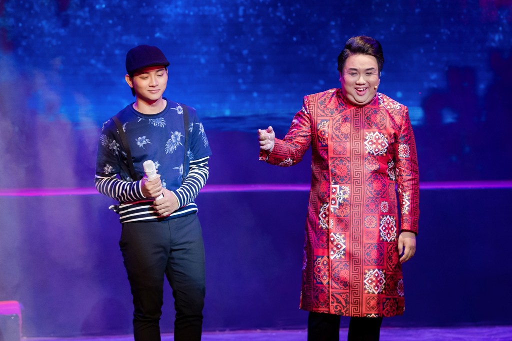 Hoài Lâm bất ngờ về nước, hội ngộ Gia Bảo hát tri ân cố NSƯT Thanh Nga - Ảnh 3.
