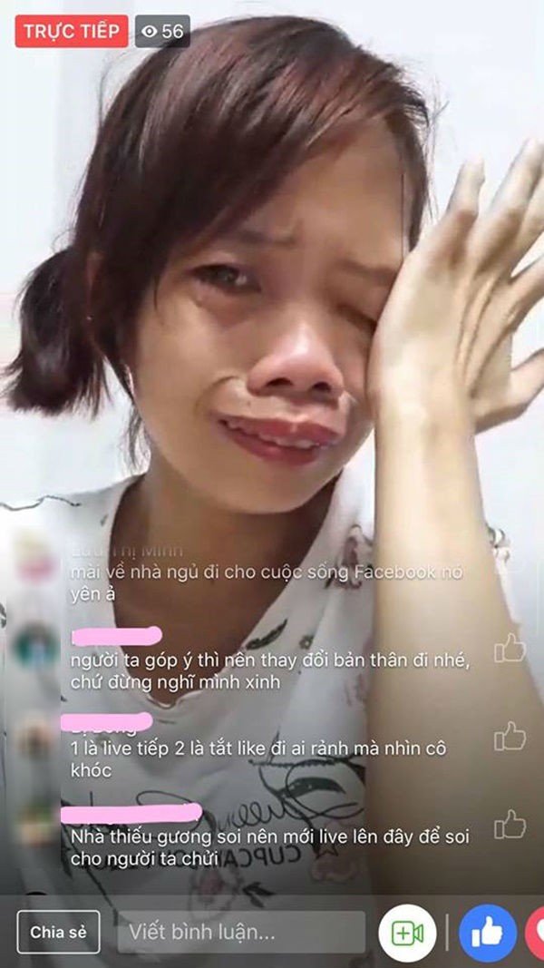 Bị dân mạng chê xấu ma chê quỷ hơn, mẹ đơn thân bán hàng online kiếm tiền nuôi con bật khóc nức nở ngay trên sóng livestream - Ảnh 2.