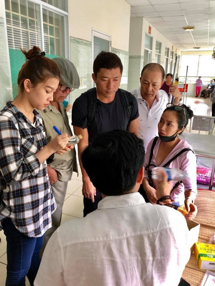 Diễn viên Mai Phương được bạn bè mang thuốc đặc trị ung thư từ Nhật về điều trị, hiện đã phải ngồi xe lăn - Ảnh 3.