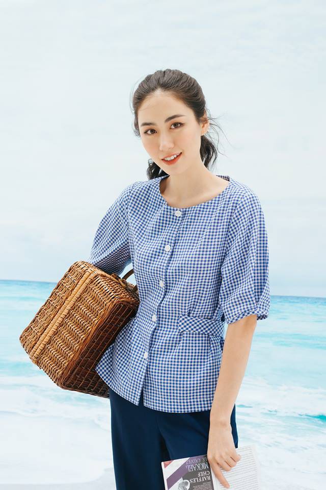 20 mẫu áo blouse siêu xinh từ các thương hiệu Việt chắc chắn sẽ đốn tim nàng trong những ngày giao mùa mát lịm - Ảnh 4.