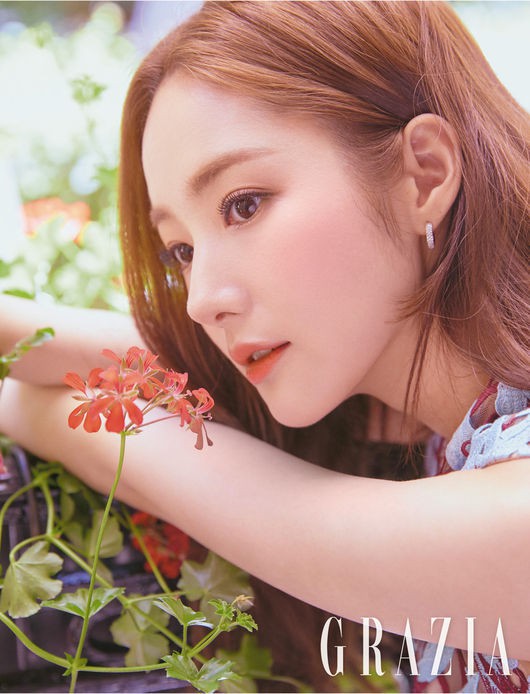 Park Min Young lại khiến dân tình phát cuồng với nhan sắc không thể xuất sắc hơn trên hình tạp chí - Ảnh 1.