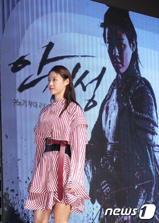 Dàn sao hot đổ bộ sự kiện: Khi tường thành nhan sắc Jo In Sung bị trai đẹp Nam Joo Hyuk dìm trong 1 khung hình - Ảnh 12.