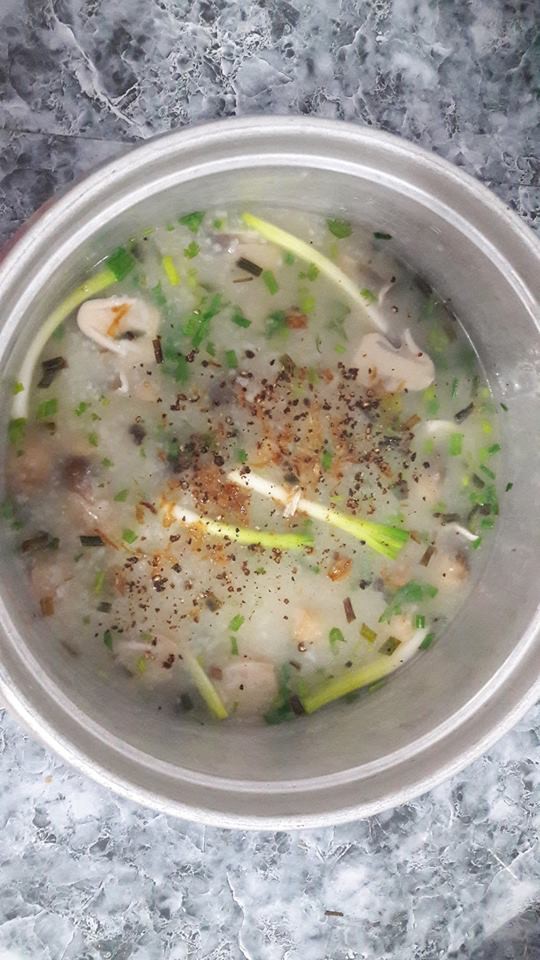 Một con gà vợ trẻ chế được nồi cháo và món gỏi ngon lành vẫn bị chê, chị em tìm mãi mới ra nguyên nhân - Ảnh 4. Một con gà vợ trẻ chế được nồi cháo và món gỏi ngon lành vẫn bị chê, chị em tìm mãi mới ra nguyên nhân - Ảnh 4.