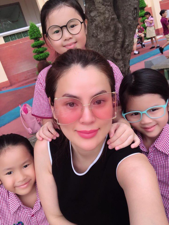 Phạm Quỳnh Anh và loạt sao Việt nô nức đưa con cưng đến trường ngày đầu năm học mới - Ảnh 7.