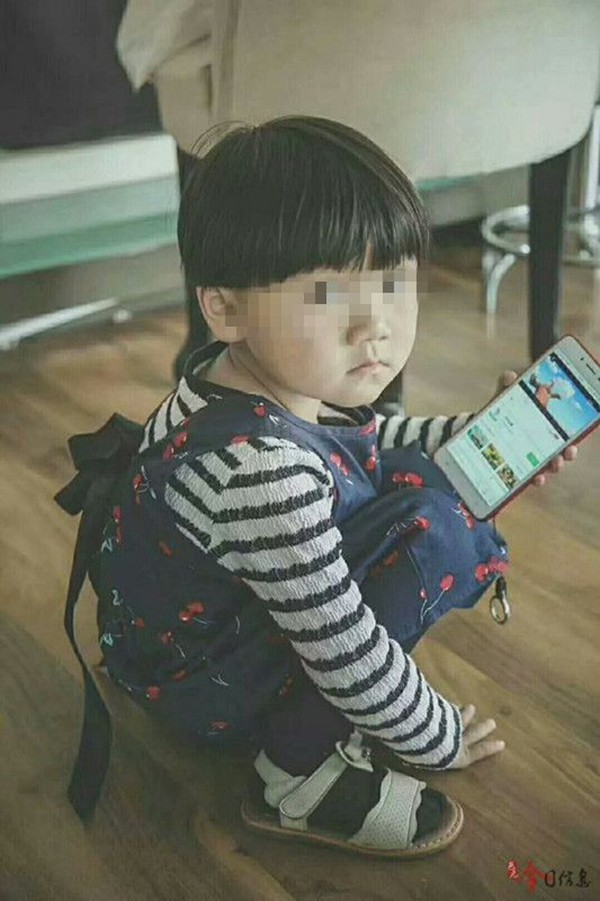 Trung Quốc: Bé gái 5 tuổi bị thay đổi toàn bộ trang phục và cạo trọc đầu sau 9 tiếng mất tích - Ảnh 1.