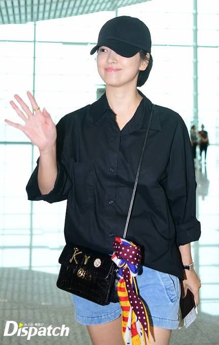 Song Hye Kyo xuất hiện với mái tóc cắt ngắn cùng thân hình thon gọn  - Ảnh 5.