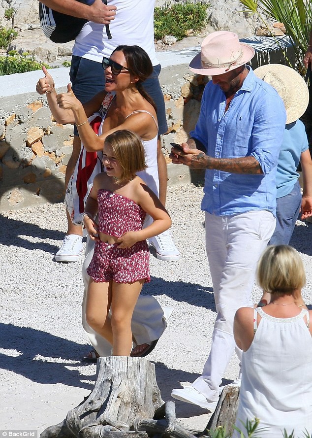 Chẳng ai sướng như các con nhà Beckham: Tuần trước đi Bali, tuần này lại du lịch Pháp mừng sinh nhật - Ảnh 4. Chẳng ai sướng như các con nhà Beckham: Tuần trước đi Bali, tuần này lại du lịch Pháp mừng sinh nhật - Ảnh 4.