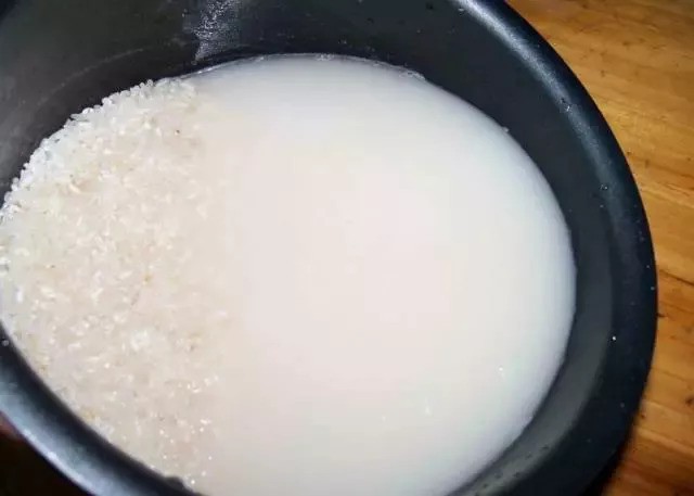 We still throw away this miraculous water every day when cooking rice without knowing its miraculous effects - Photo 1.