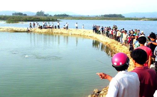 Nghệ An: Đi chăn dê, hai anh em ruột đuối nước thương tâm - Ảnh 1.