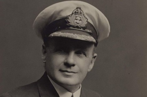 Phó thuyền trưởng tàu Titanic tiết lộ bí mật giấu kín nửa đời người - Ảnh 1.