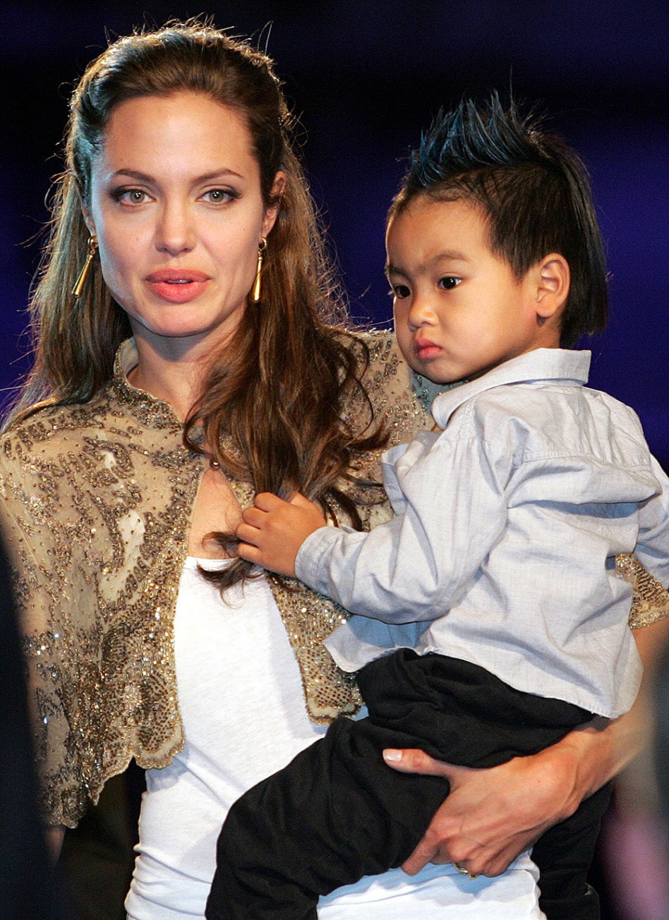 Bước sang tuổi 17, con trai cả của Angelina Jolie gây sốt vì lớn nhanh như thổi - Ảnh 1.