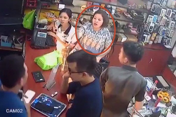 Mánh lừa độc của yêu nữ (3): Giao hàng cho bác sĩ viện Phổi Trung ương, thêm một nạn nhân mất 2 điện thoại đắt tiền - Ảnh 1. Mánh lừa độc của yêu nữ (3): Giao hàng cho bác sĩ viện Phổi Trung ương, thêm một nạn nhân mất 2 điện thoại đắt tiền - Ảnh 1.