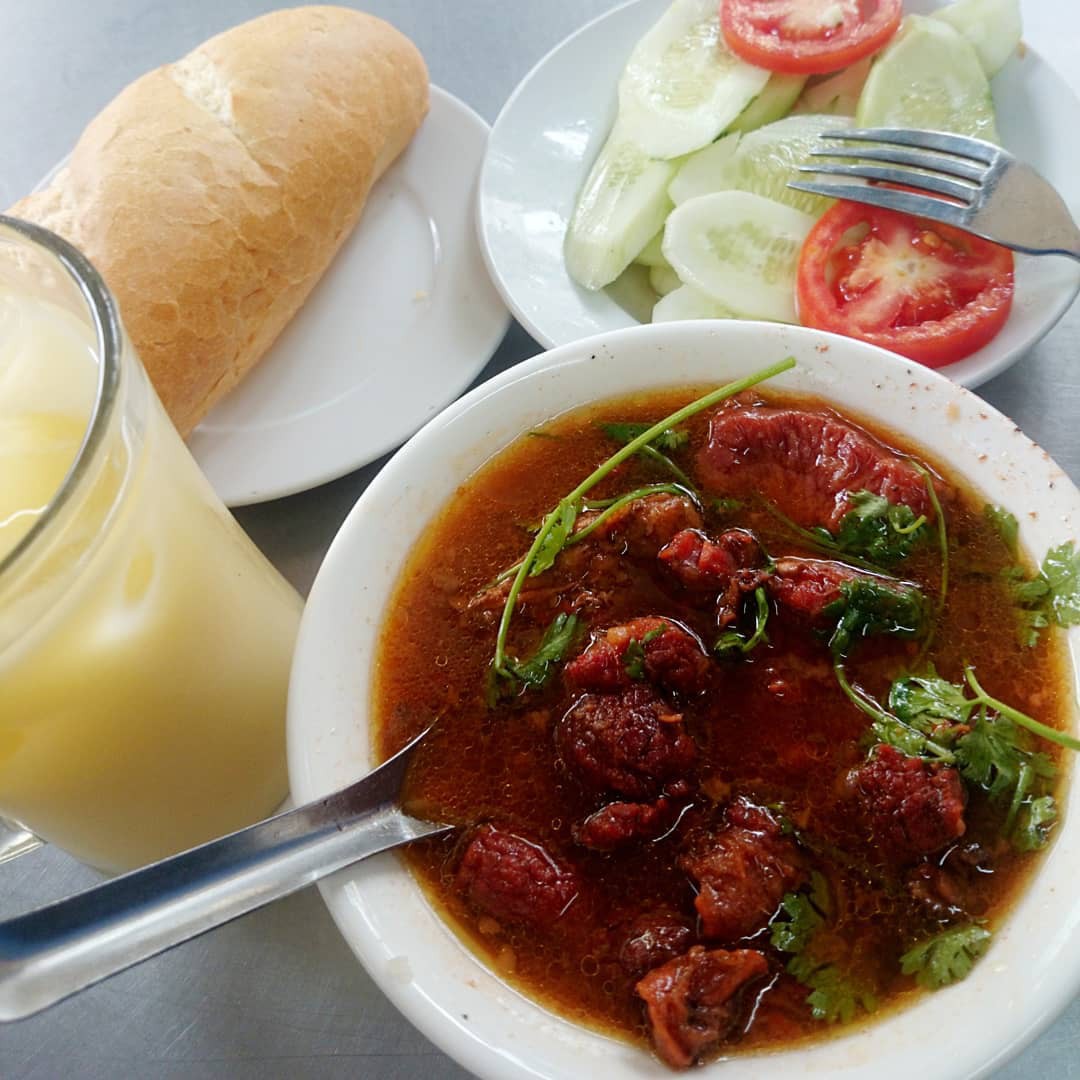 5 món ăn trưa ngon giá rất bình dân để thêm động lực khởi đầu tuần mới ở Hà Nội - Ảnh 9.