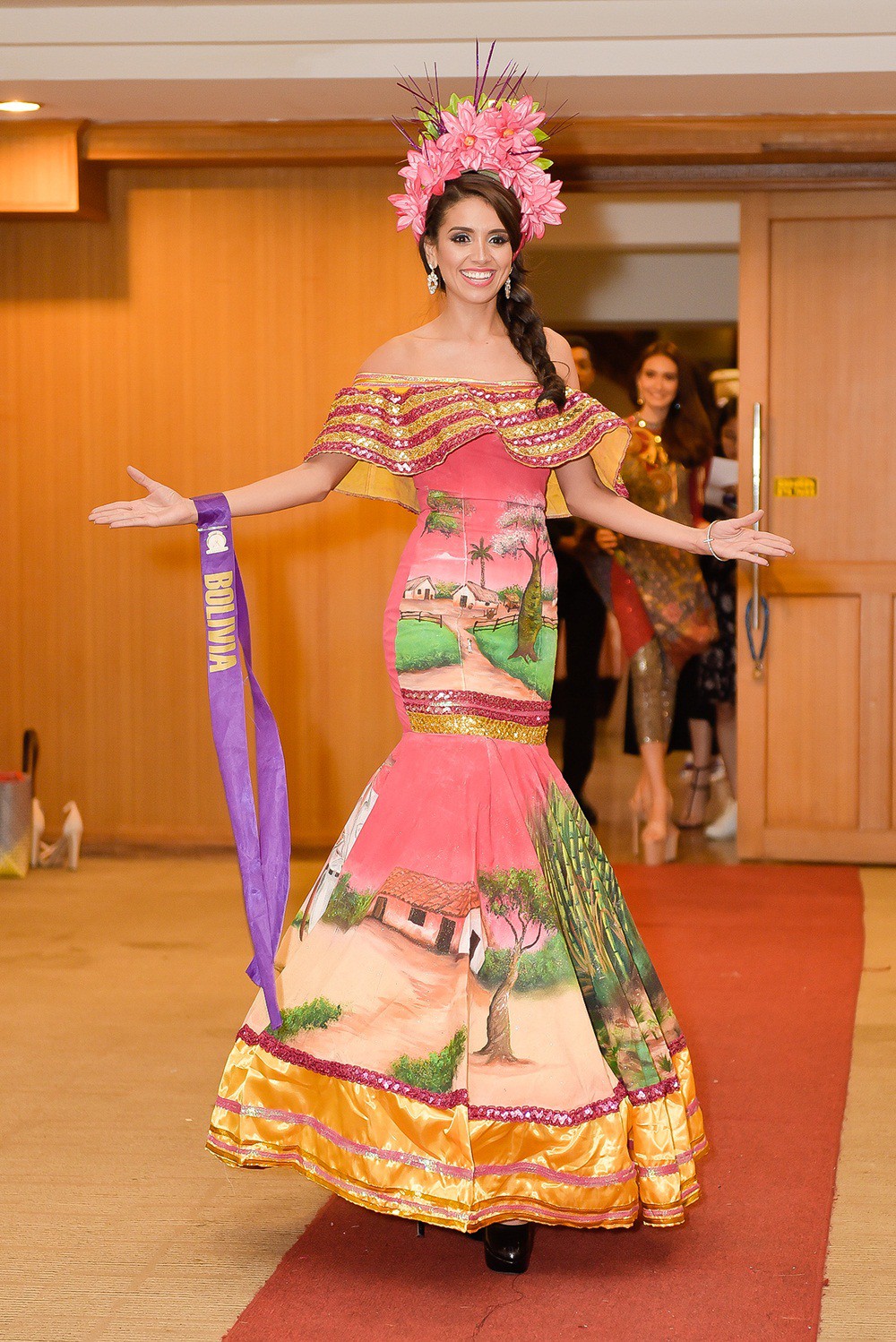 Phan Thi Mơ lọt top 10 phần thi trang phục của Hoa hậu Đại sứ Du lịch Thế giới 2018 - Ảnh 10.
