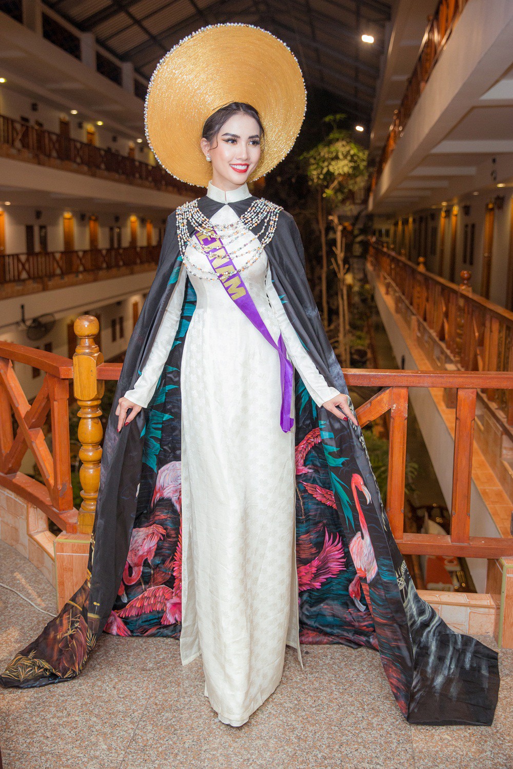 Phan Thi Mơ lọt top 10 phần thi trang phục của Hoa hậu Đại sứ Du lịch Thế giới 2018 - Ảnh 3.