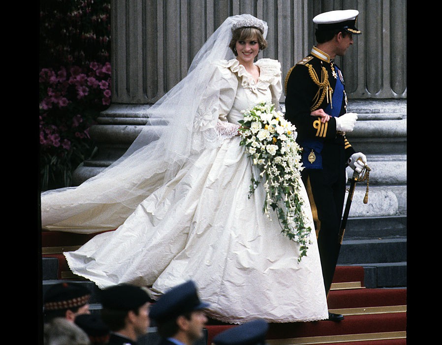Không phải Meghan, Công nương Diana mới chính là nàng dâu liên tục phá vỡ quy tắc hoàng gia, đến Nữ hoàng Anh cũng phải nhượng bộ - Ảnh 2.