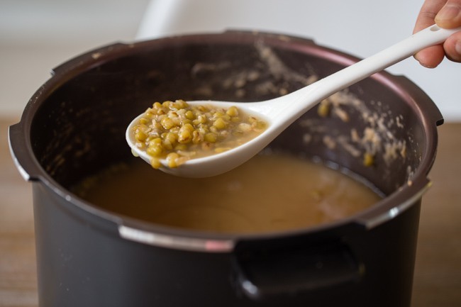The best time to add<a href='https://meo.tips/featured/the-ultimate-guide-to-boiling-shrimp-achieving-succulent-sweetness-and-a-vibrant-red-hue/' rel='dofollow' class='onpage-seo' > sugar</a> is when the beans are already <a href='https://meo.tips/food-receipt/dont-just-add-salt-when-frying-eggs-add-a-few-drops-of-this-and-the-eggs-will-double-in-size-2-eggs-will-be-like-4-eggs/' rel='dofollow' class='onpage-seo' >soft</a>, which is the final step in cooking the green bean dessert. (Photo: Internet)” rel=”lightbox” photoid=”4b8c86b0-9abc-11e8-aef6-81b02b308278″ type=”photo” style=”max-width:100%;” data-original=”https://afamilycdn.com/2018/8/8/che2-15336994133651802526946.jpg”></div>
<div class= The best time to add sugar is when the beans are already soft, which is the final step in cooking the green bean dessert. (Photo: Internet)